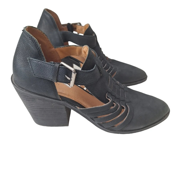 Caslon Sadie 8M Black Leather Cut Out Almond Toe Chunky Heel Buckle Shoes Bootie - Picture 2 of 10